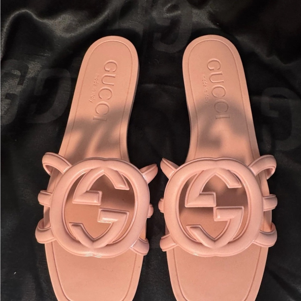 Gucci Interlocking Pink Slide Sandals - image 1
